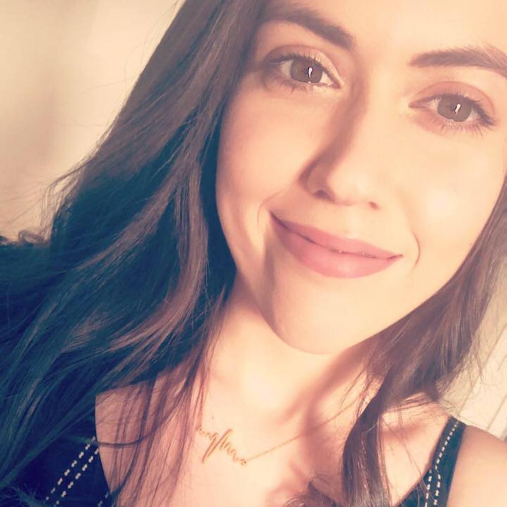 Meet your Posher, Yesenia